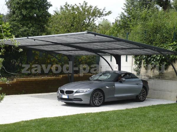 Недорогой и удобный навес из поликарбоната для автомобиля